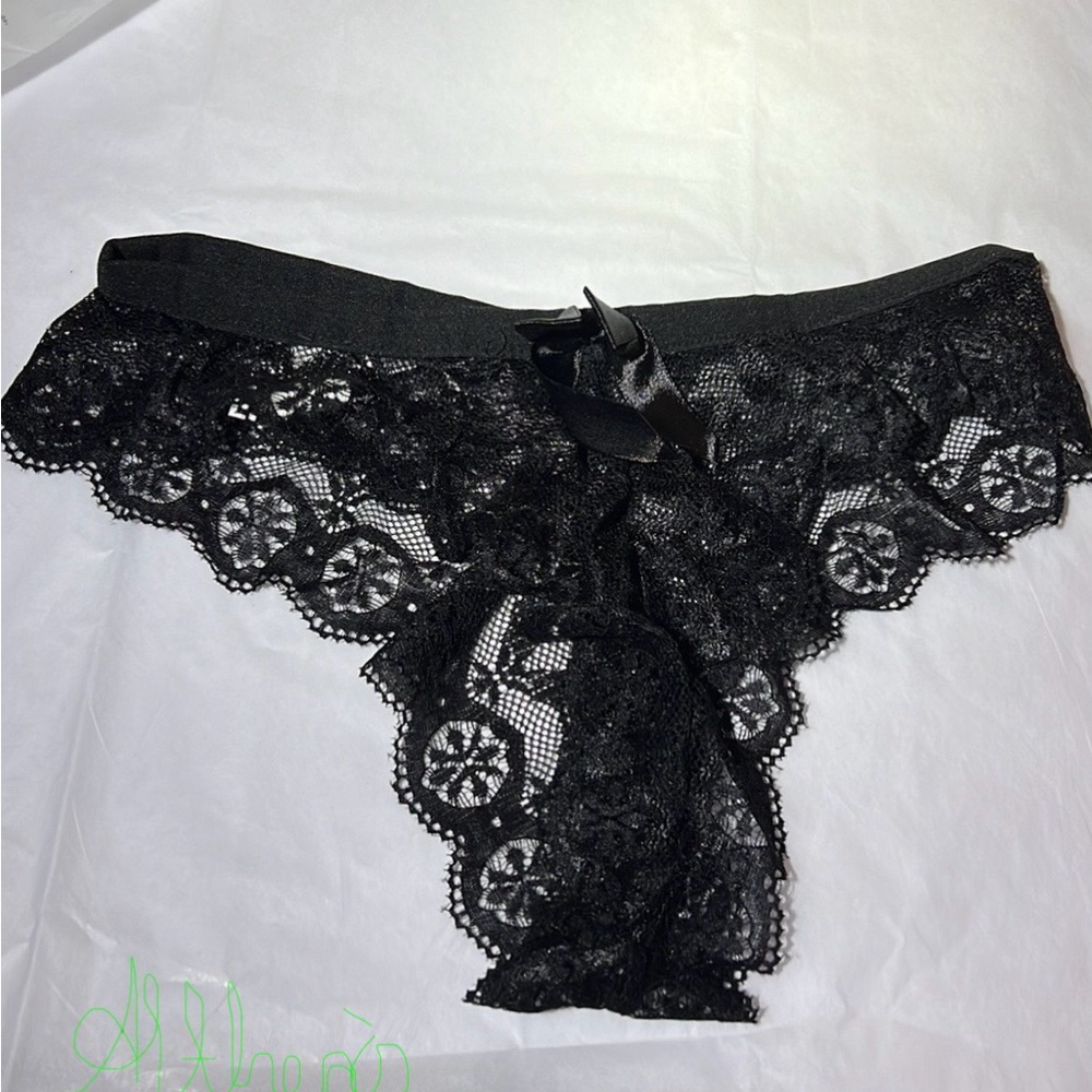 Intimate Apparel - Picture 2 of 5